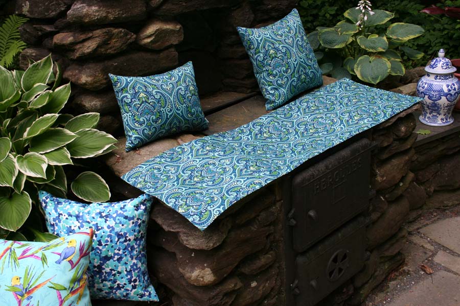 Walthamstow Indoor/Outdoor Table Runner and 2 sizes of pillows