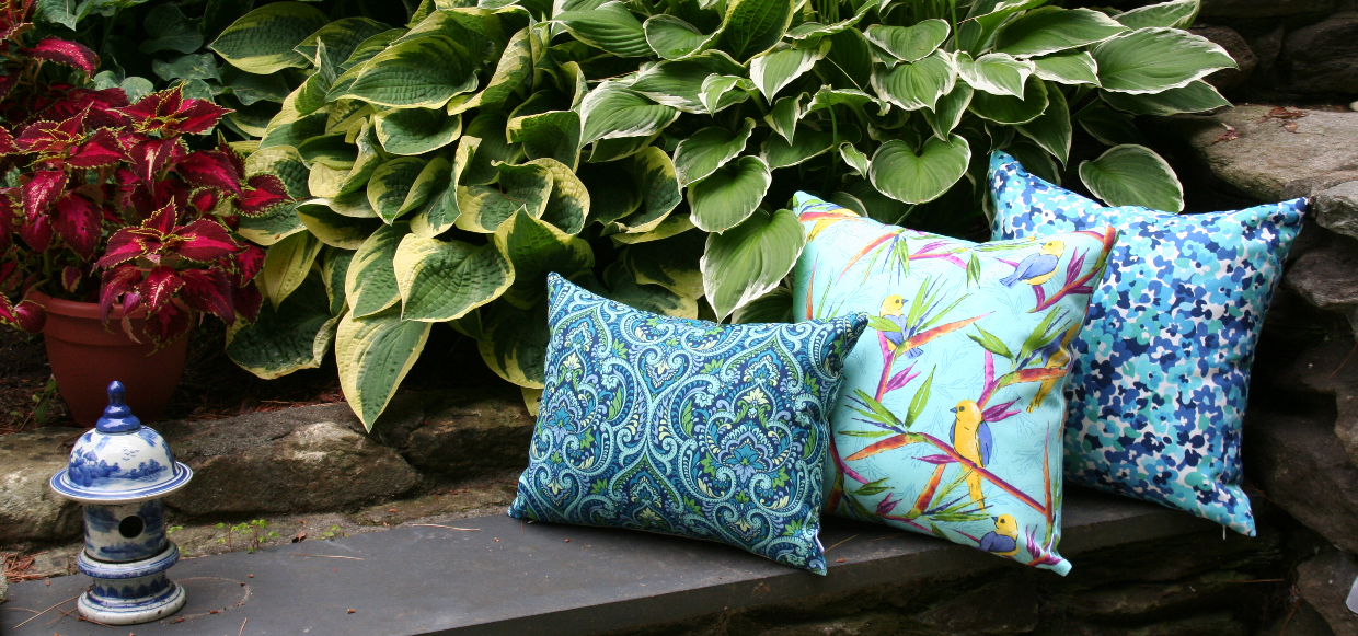 2-Homepage-Lifestyle-Outdoor Pillows